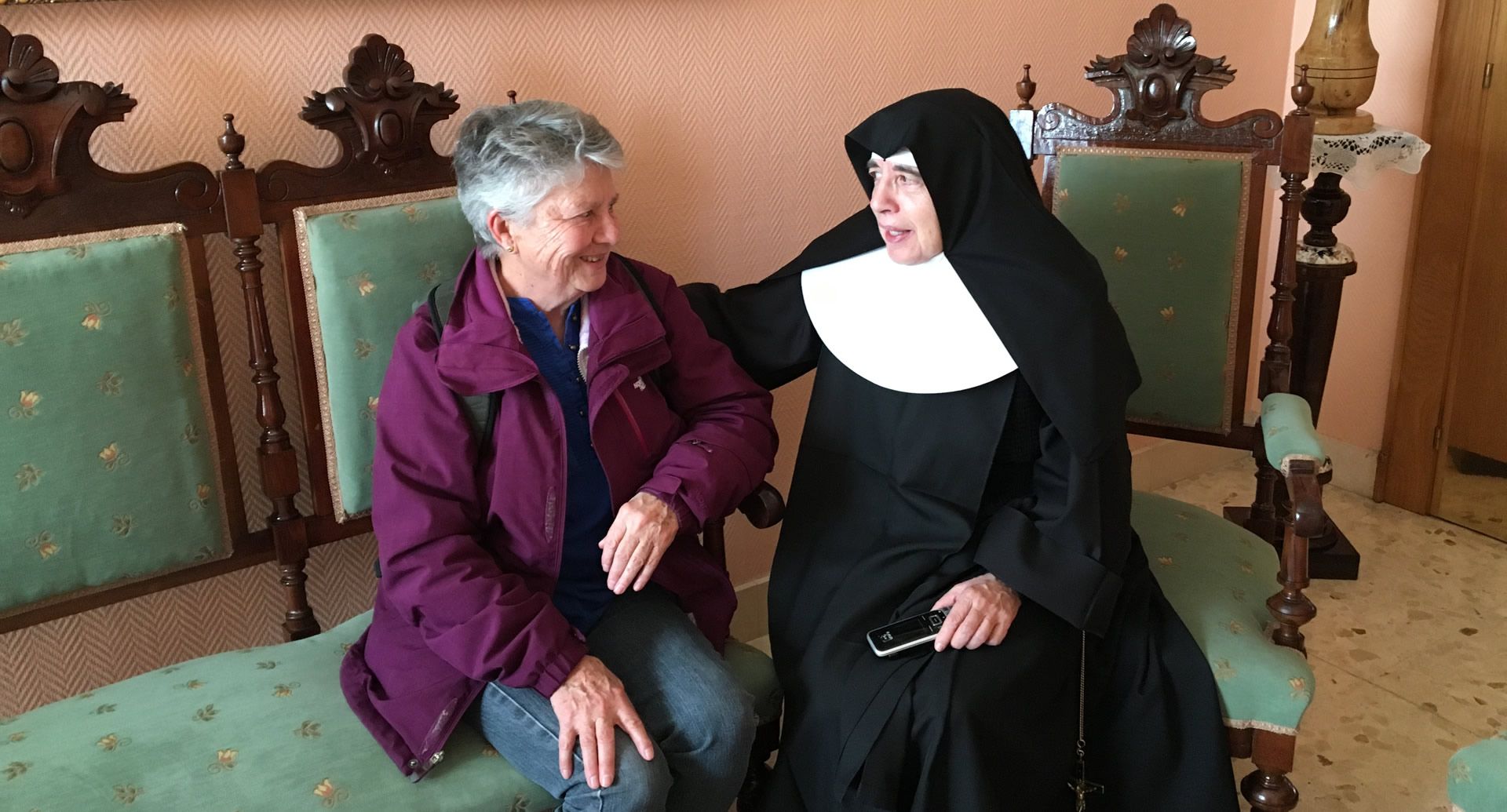 Entrega de cheque a Hermanitas de los Ancianos Desamparados